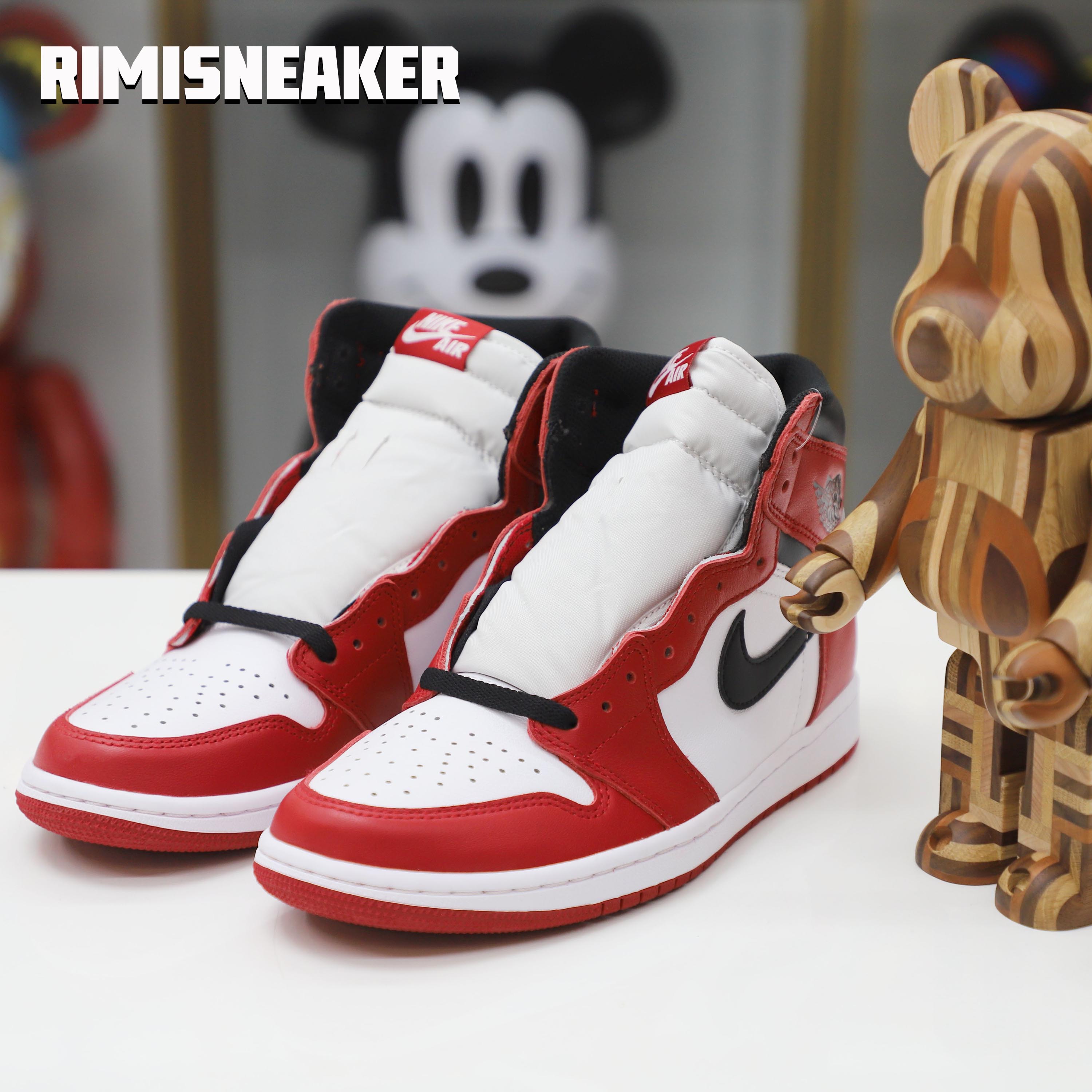 AIR JORDAN 1 RETRO HIGH OG 'CHICAGO' 2015