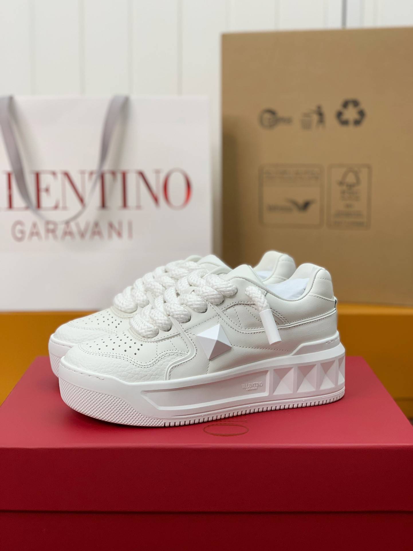 Valentino one stud sneakers