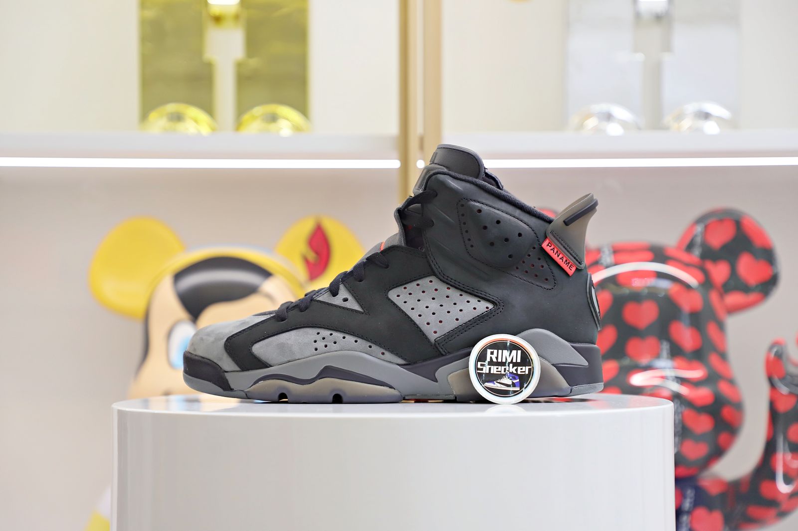 PARIS SAINT-GERMAIN X AIR JORDAN 6 RETRO