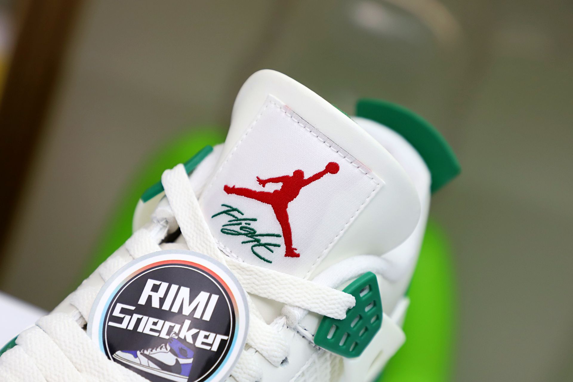 NIKE SB X AIR JORDAN 4 RETRO