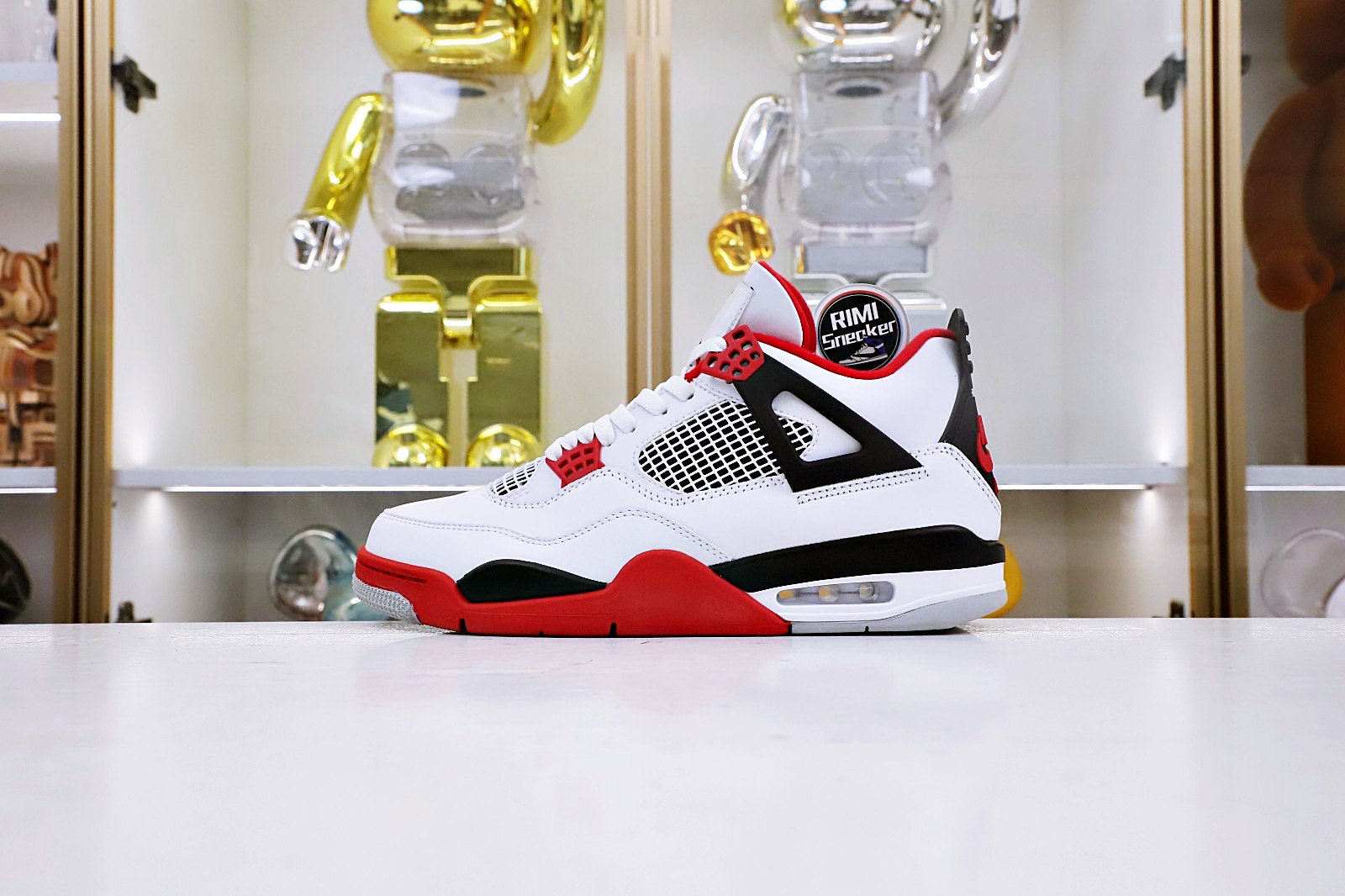 AIR JORDAN 4 RETRO