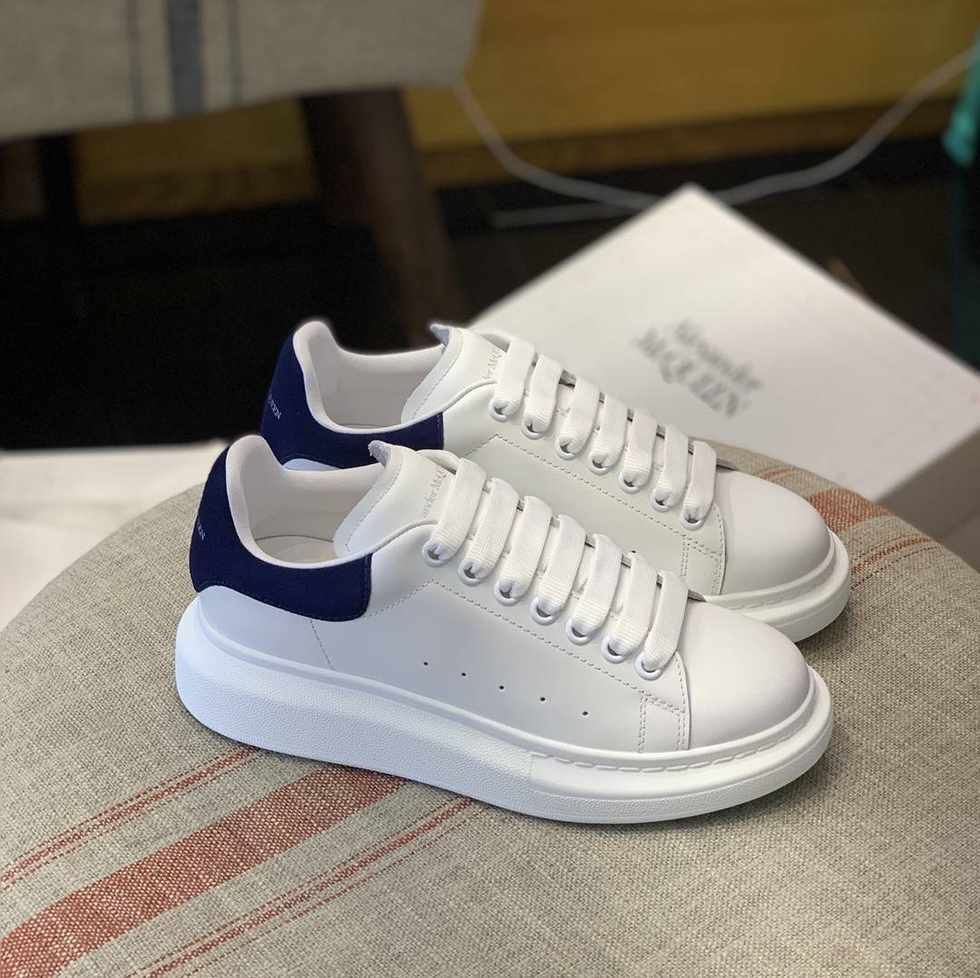 Alexander McQueen MQ Dark blue veL*Vet tail Sneakers