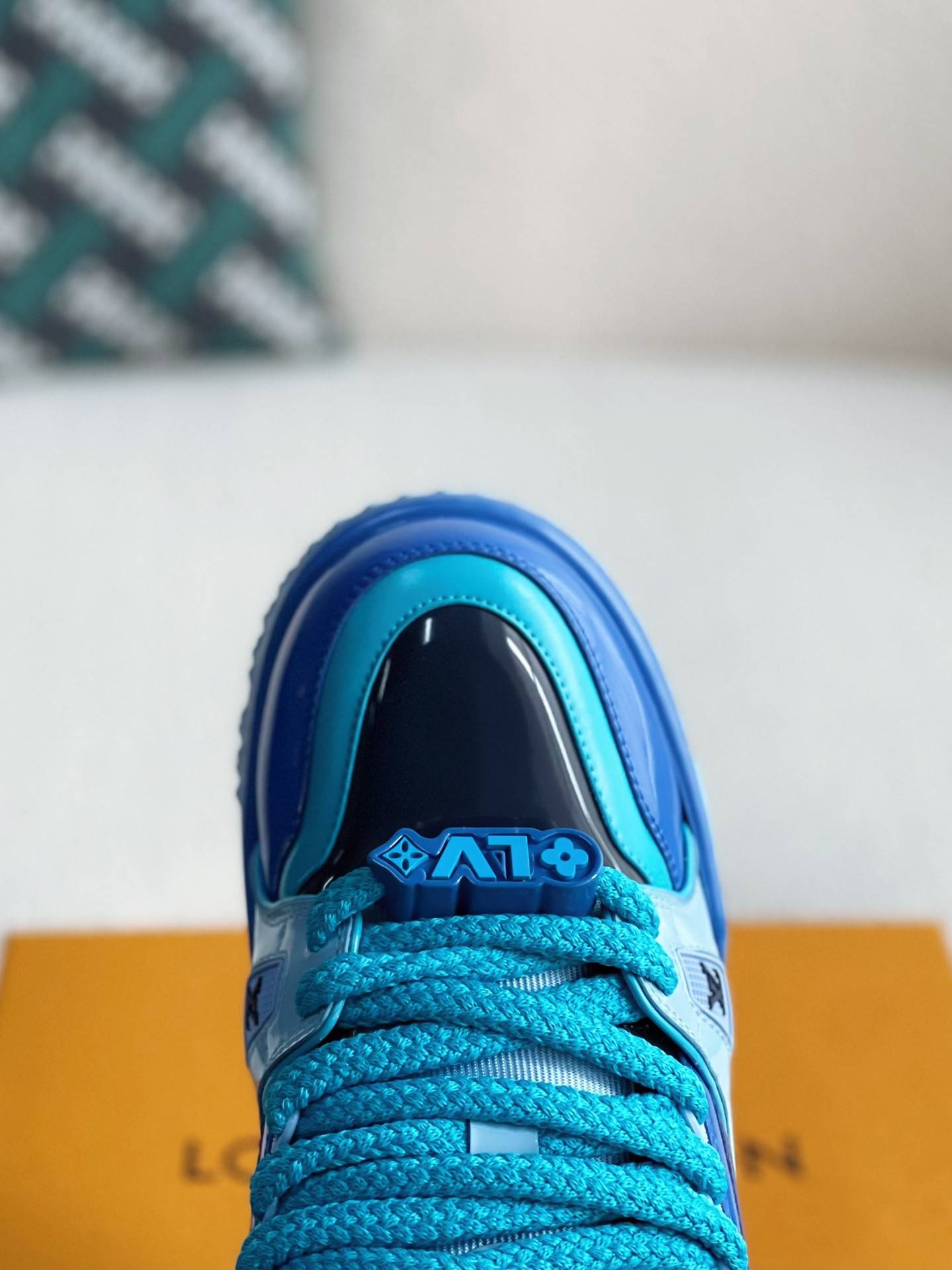 L*V TRAINER MAXI SNEAKERS