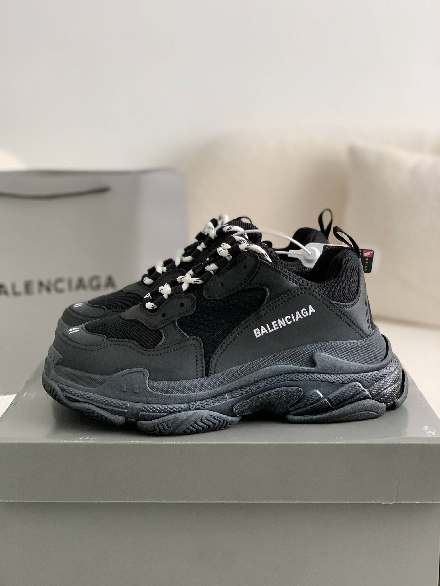 BLCG TRIPLE S ALLOVER LOGO Sneakers