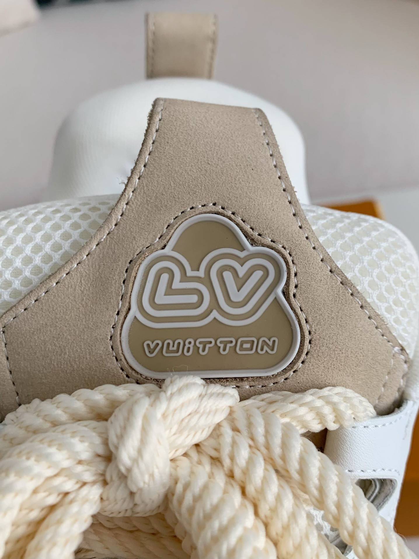 L*V RUNNER TATIC Sneakers