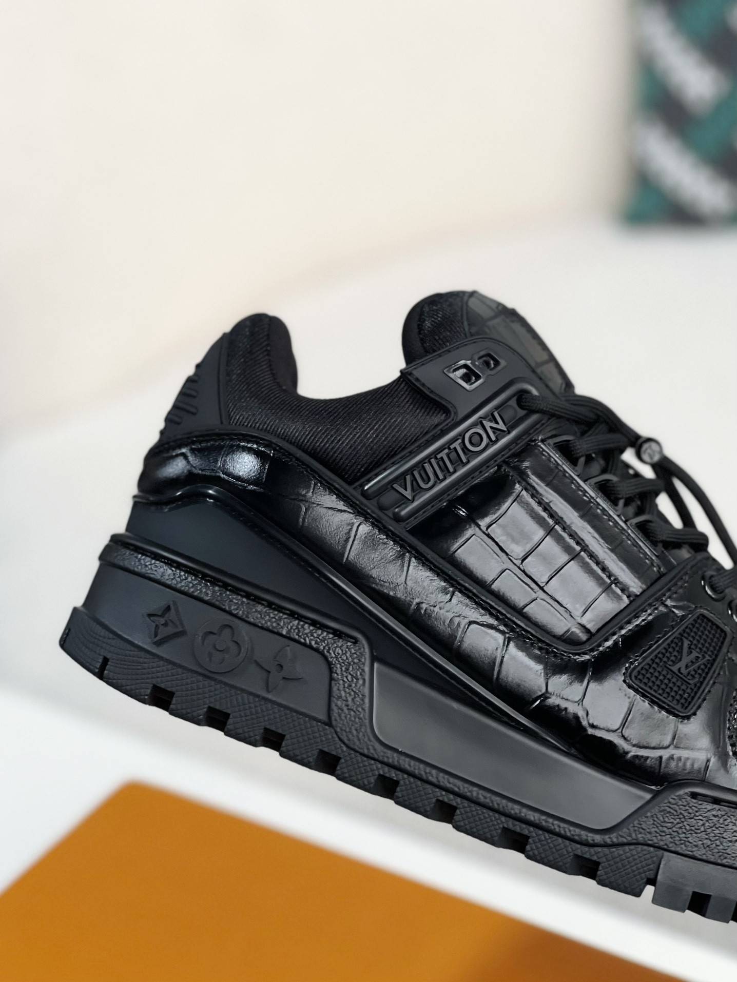 L*V TRAINER MAXI SNEAKERS