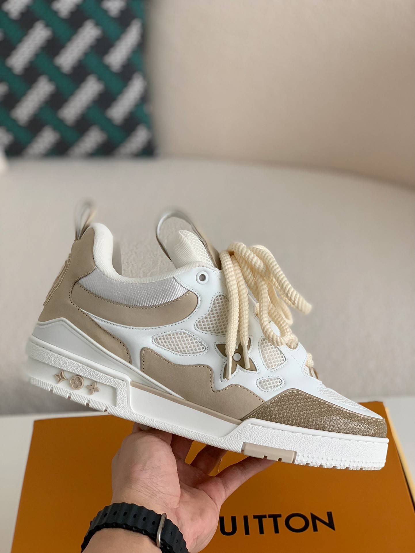 L*V RUNNER TATIC Sneakers