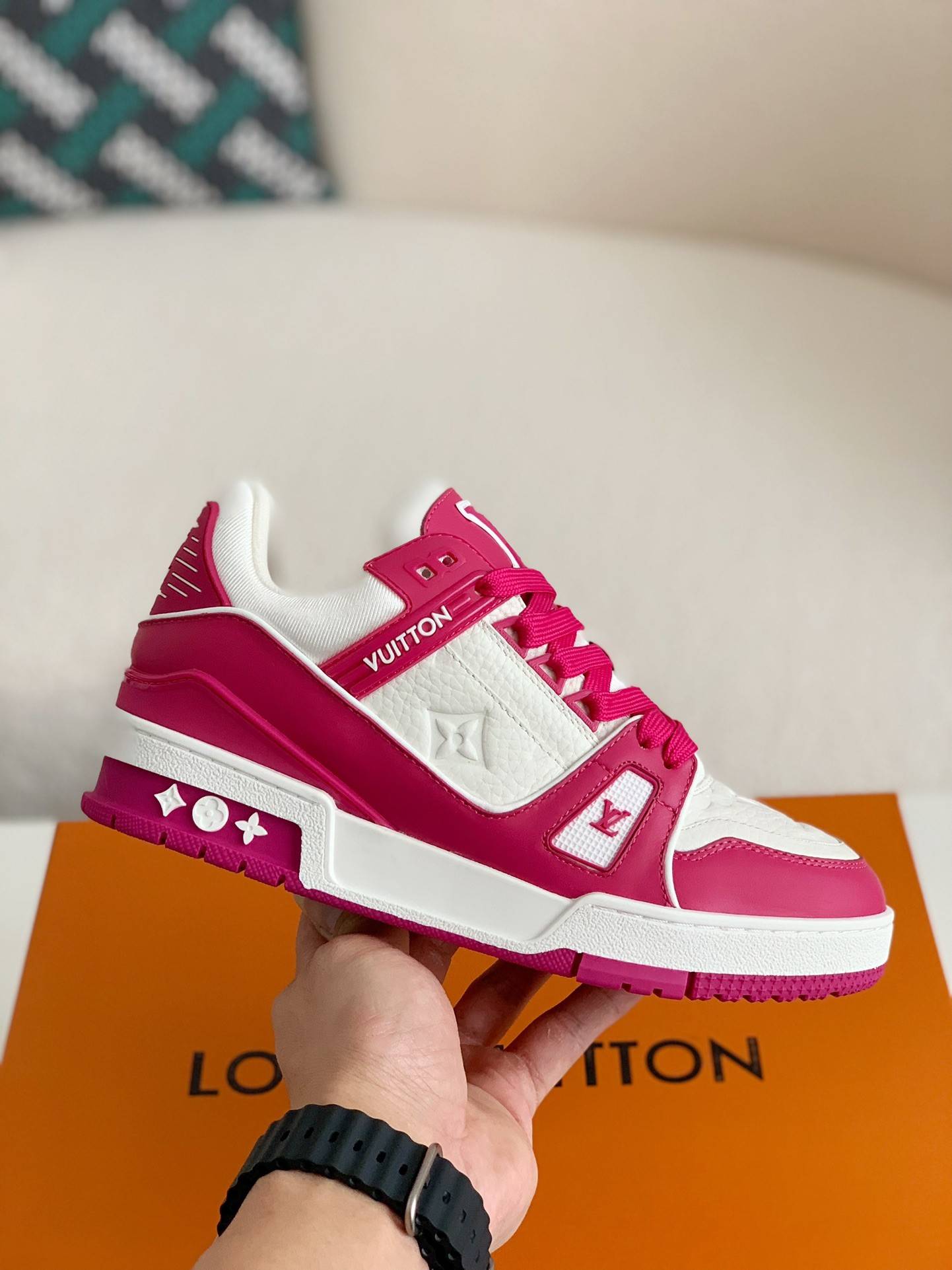 L*V TRAINER Sneakers