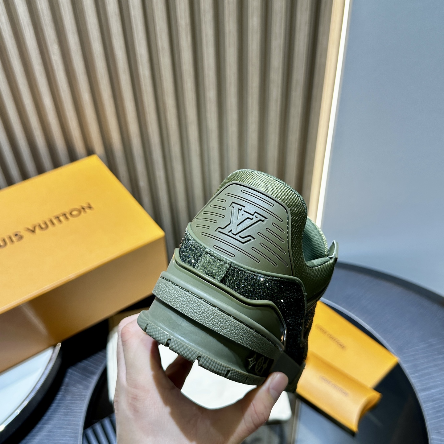 L*V TRAINER Sneakers