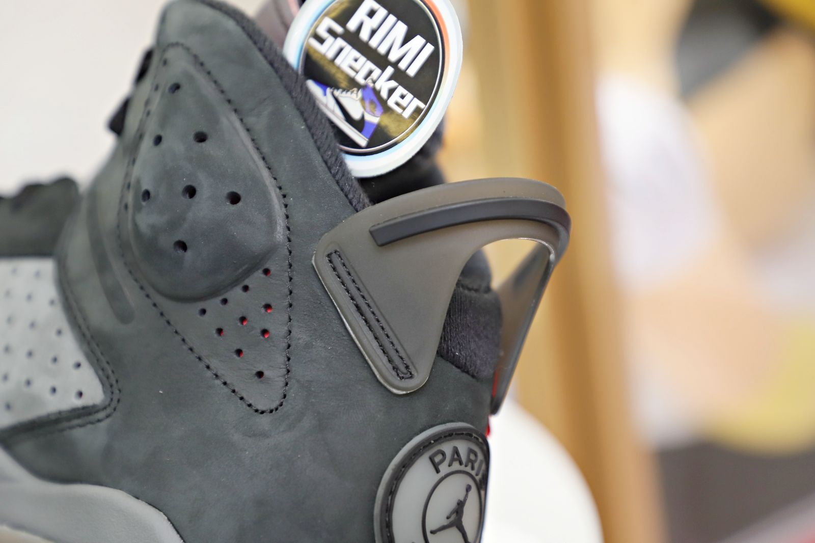 PARIS SAINT-GERMAIN X AIR JORDAN 6 RETRO