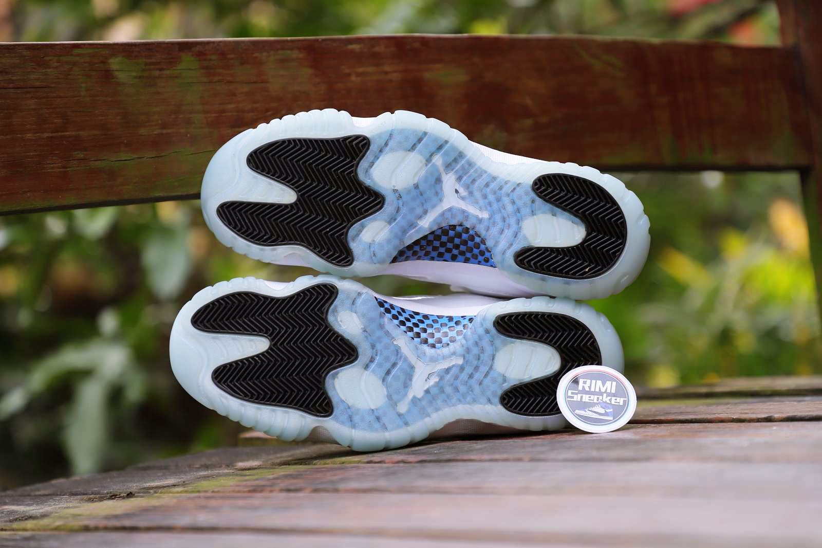 AIR JORDAN 11 RETRO LOW LEGEND BLUE AV2187-117