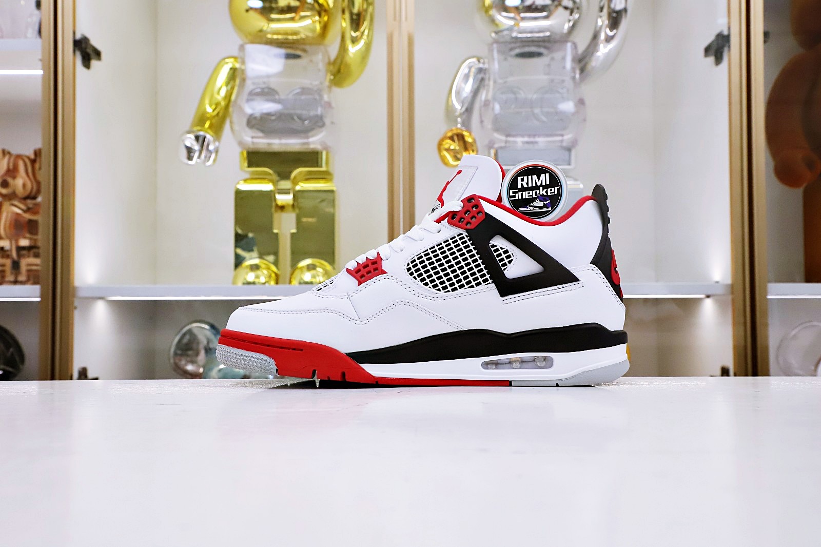 AIR JORDAN 4 RETRO