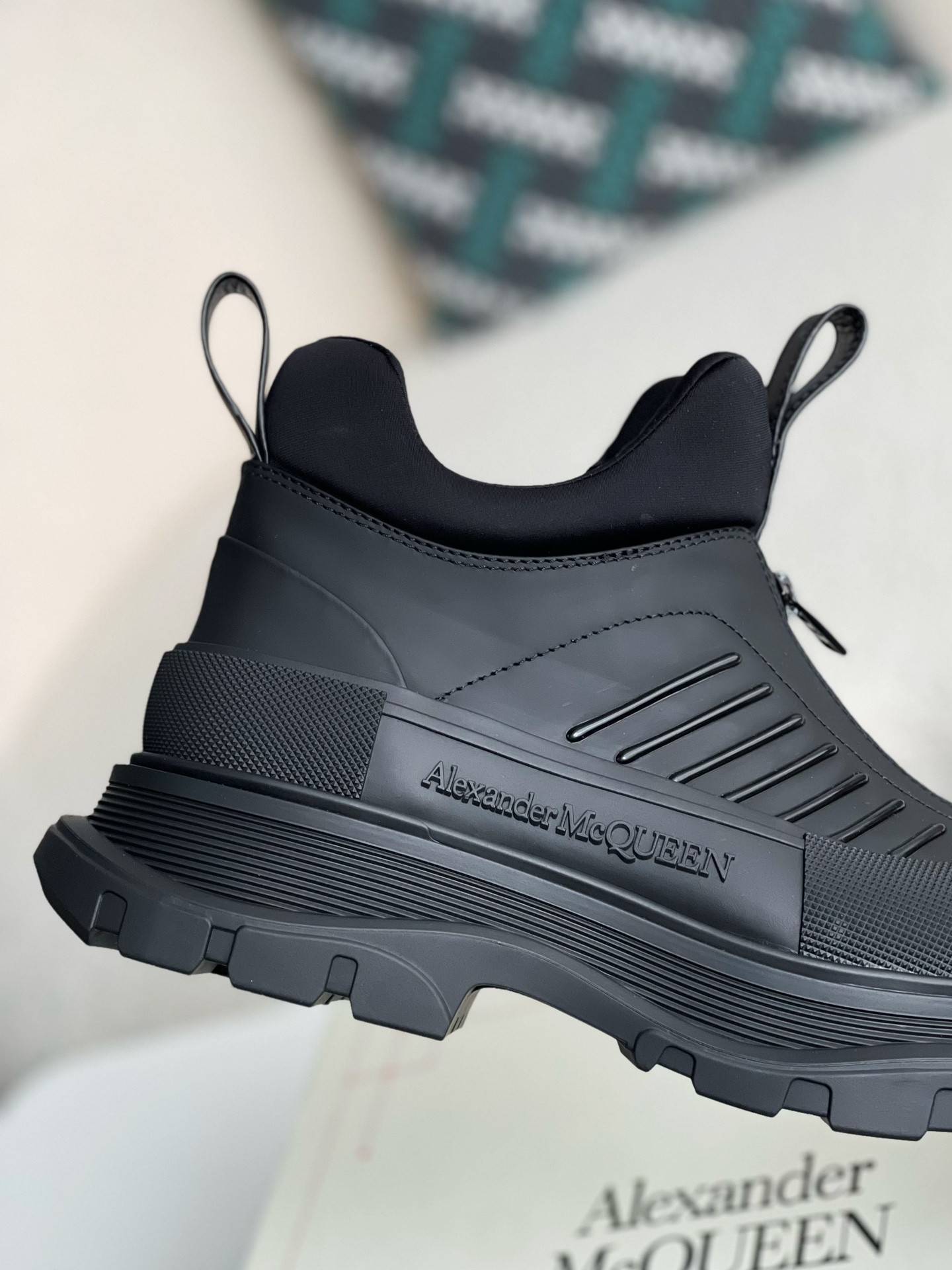 Alexander McQueen  Sneakers