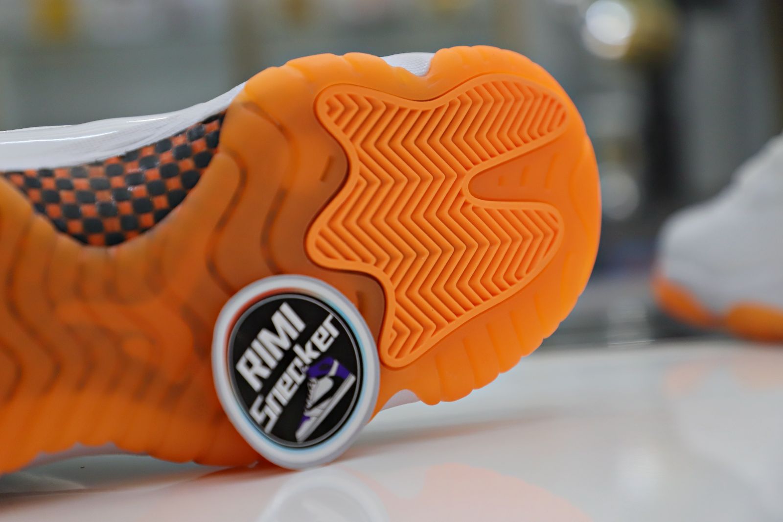 WMNS AIR JORDAN 11 RETRO LOW