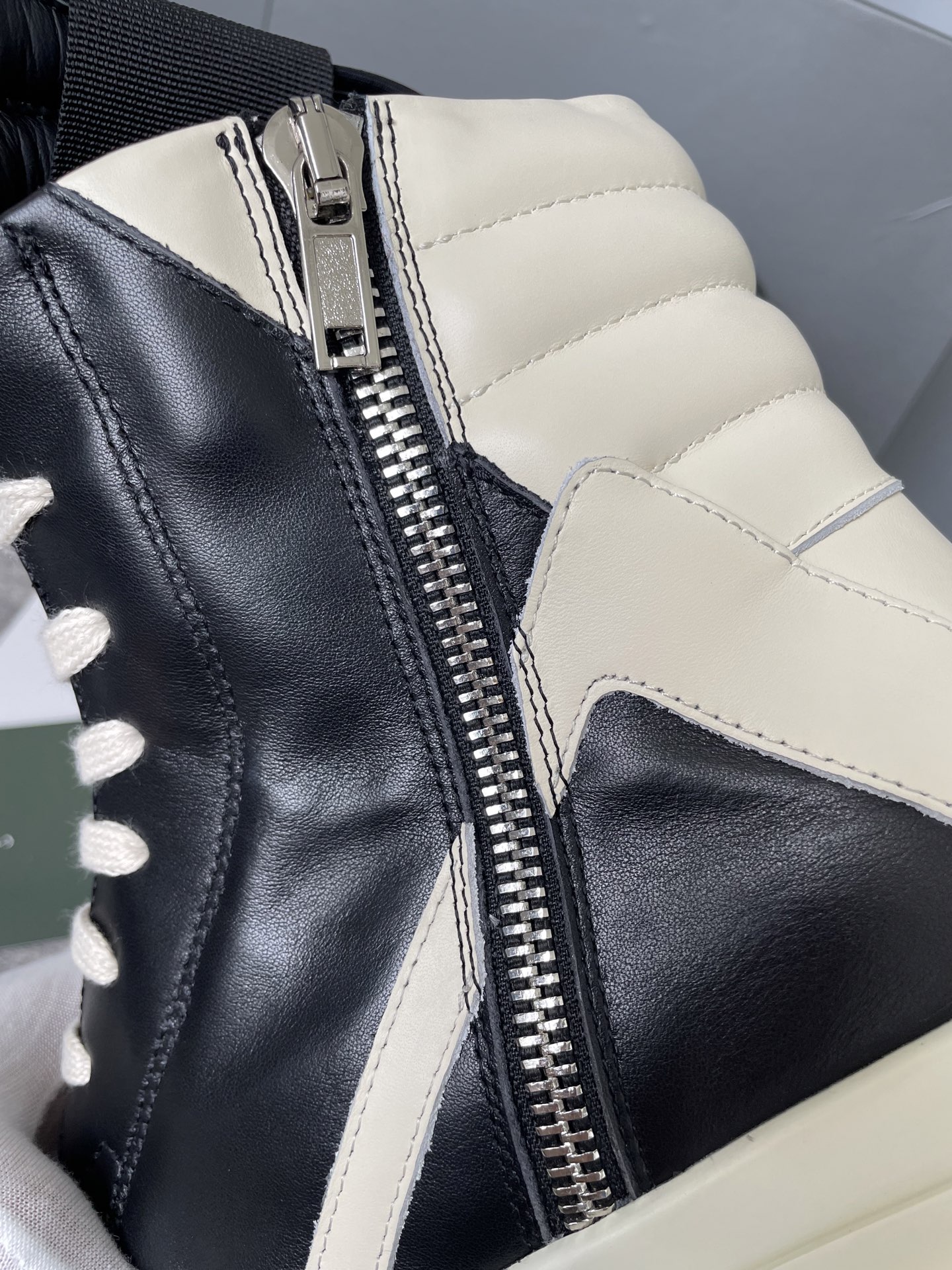 Rick Owens Geobasket High Black Milk