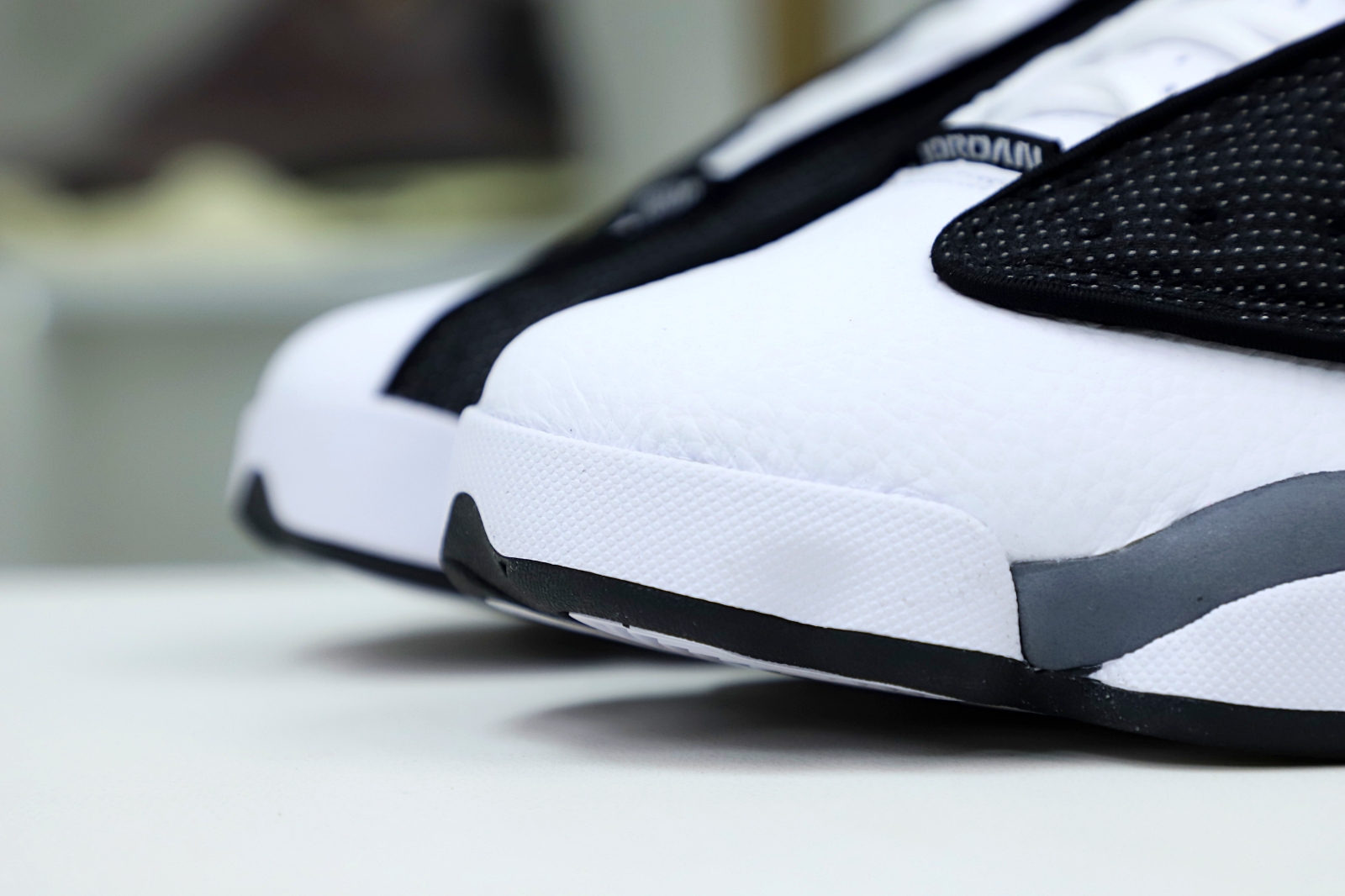 Jordan 13 Retro Black Flint DJ5982-060