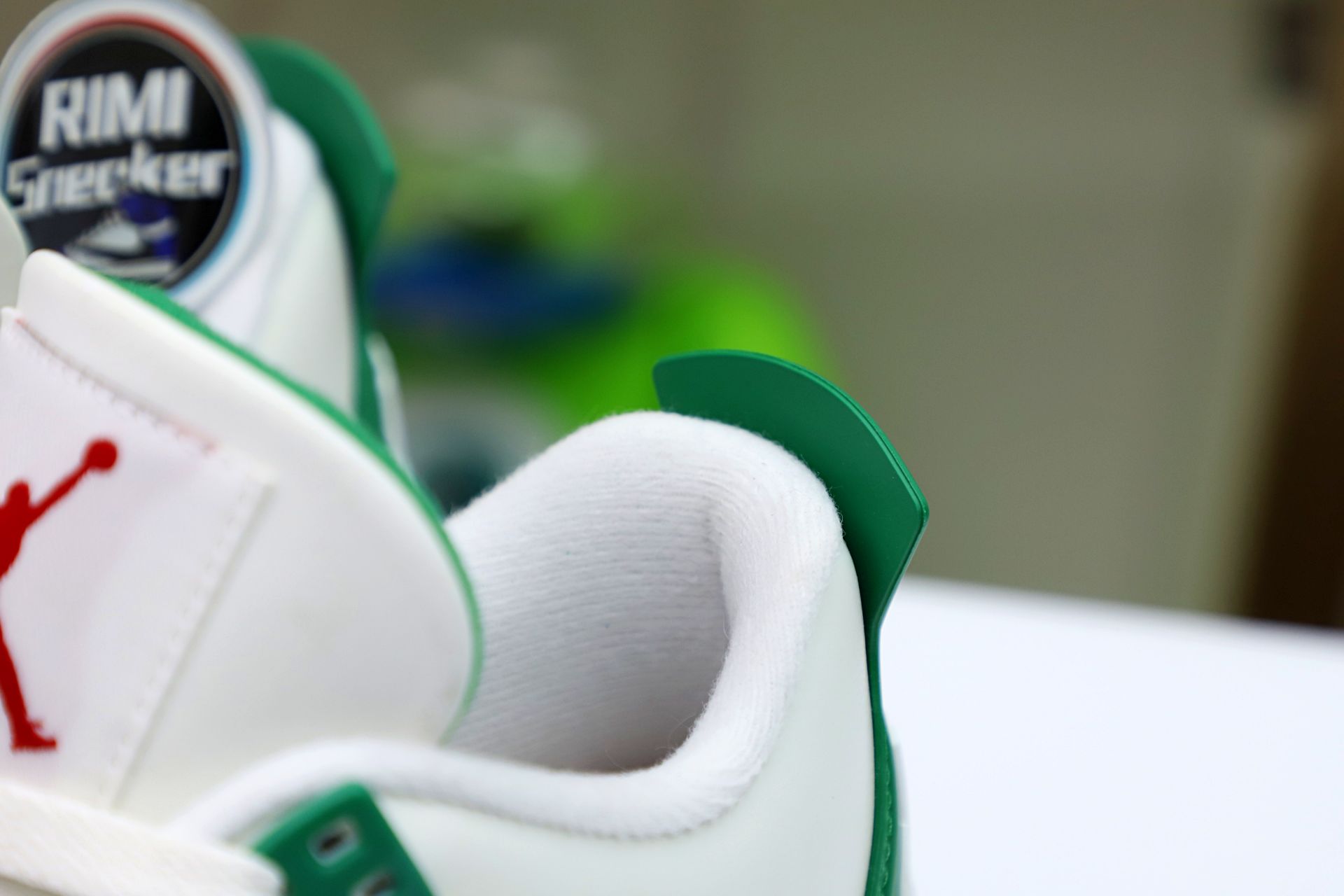 NIKE SB X AIR JORDAN 4 RETRO