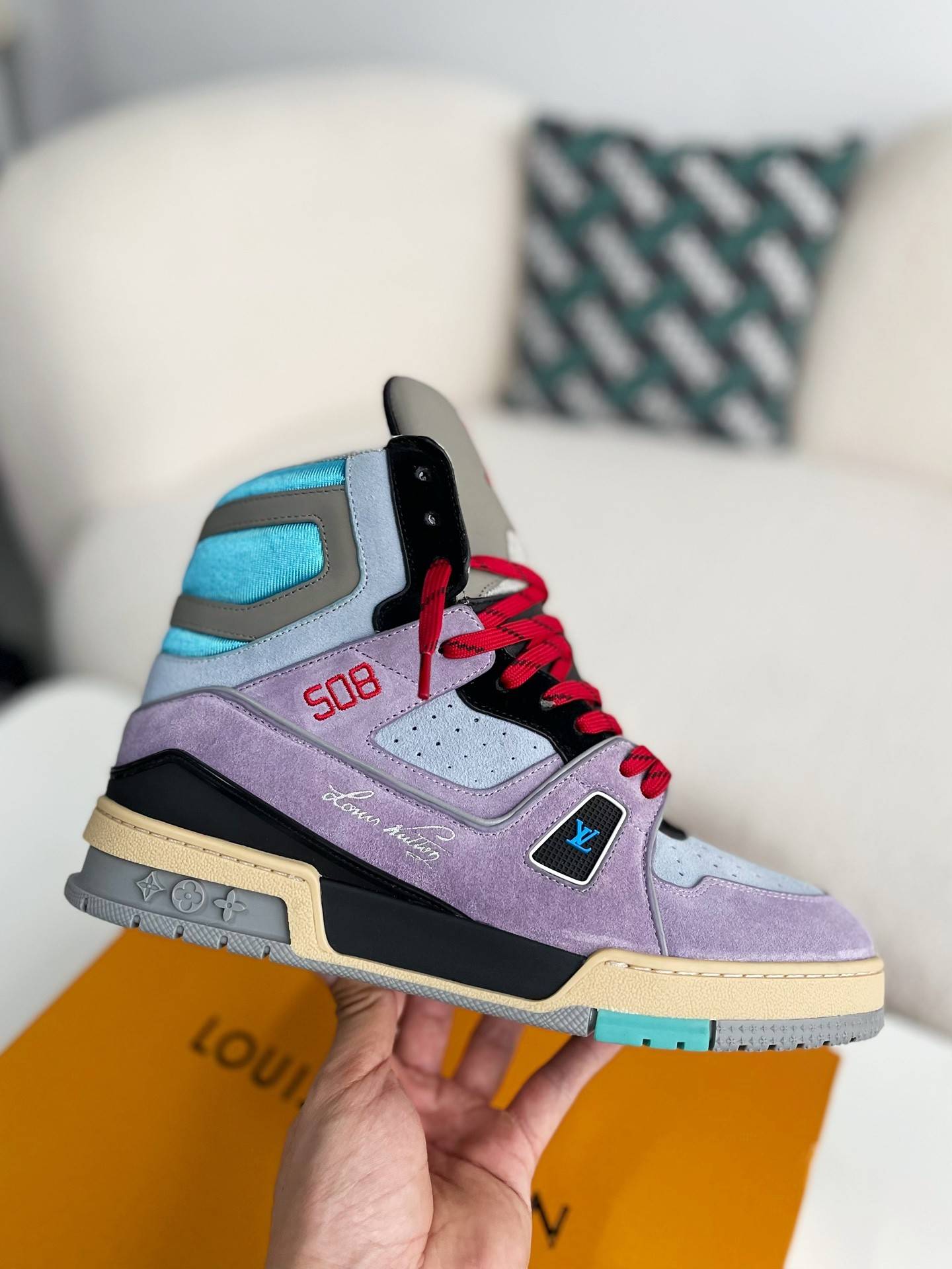 L*V TRAINER SNEAKERS